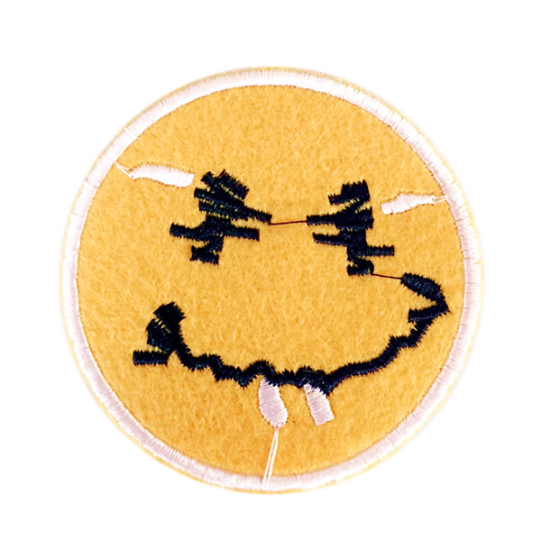 ワッペン 刺繍ワッペン スマイル 縦7 8cm 横7 8cm Smile かわいい アップリケ 手芸 手づくり カスタム オリジナル メール便可 の通販はau Pay マーケット Re Make