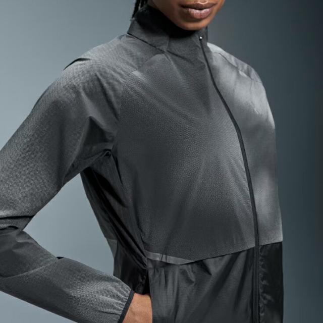 オン On Weather Jacket Lumos ウェザージャケット ルモス ランニングアウター ウィメンズ レディース 女性【1we30280553】陸上・ランニング用品 オン On Weather Jacket Lumos ウェザージャケット ルモス ランニング