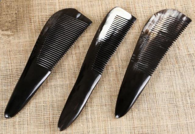 牛角の櫛 爪櫛 くし 美容グッズ 牛の角 プレゼント の通販はau Pay マーケット 多幸屋商店
