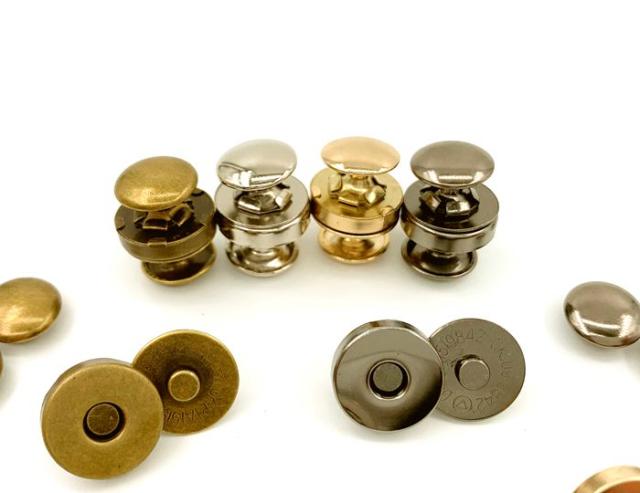 両14厚 １０個入り マグネットホック 両面カシメ 厚タイプ 直径１４mm マグネットボタン 定番 クラフト金具 バッグ留め具 の通販はau Pay マーケット ｄ７パーツビーズ 手芸素材 Au Pay マーケット店