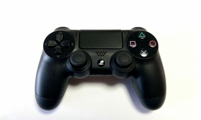 PS4 ワイヤレスコントローラー DUALSHOCK4 ジェットブラック　新品