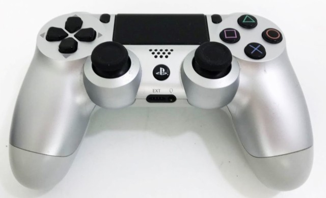 PS4 ワイヤレスコントローラー DUALSHOCK4 シルバー - PlayStation 4