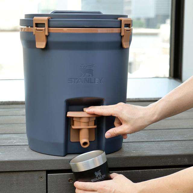 【特典付】スタンレー STANLEY ウォータージャグ 7.5L 01938 キャンプ 保冷 ウォータータンク アウトドア キャンプ 大容量 日本正規品