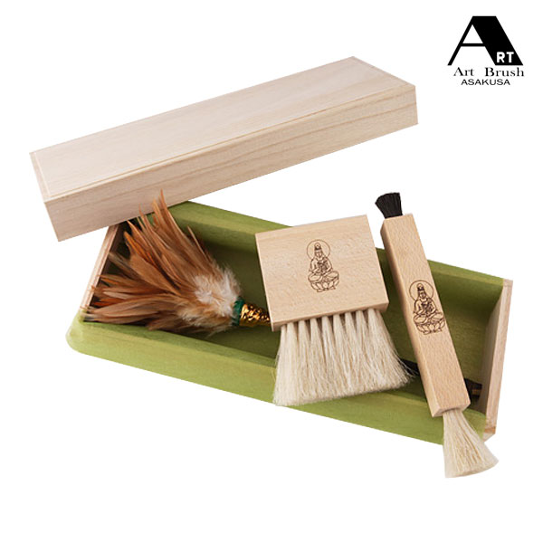 高級仏壇ブラシ3点セット 白馬・黒馬ブラシ 鶏毛ハタキ H962の通販は
