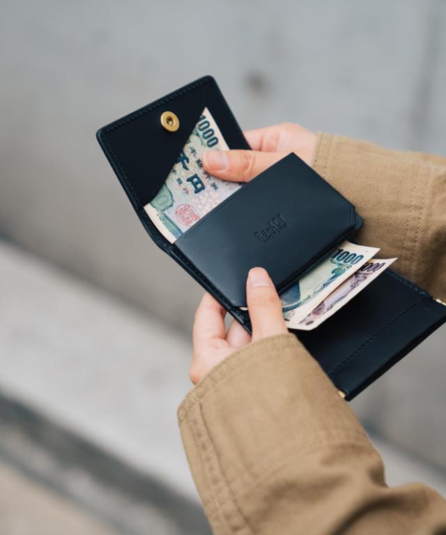 Re-ACT リアクト Flower Embossing Leather Three Fold Mini Wallet