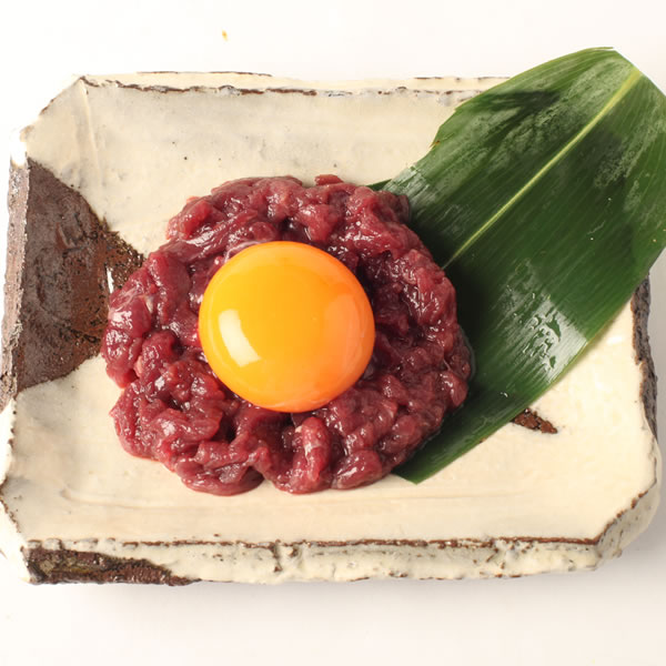 ロイマスター くまモン赤身刺し 馬肉ユッケ 各４袋 Ｆ 送料無料 国産 馬刺し_3