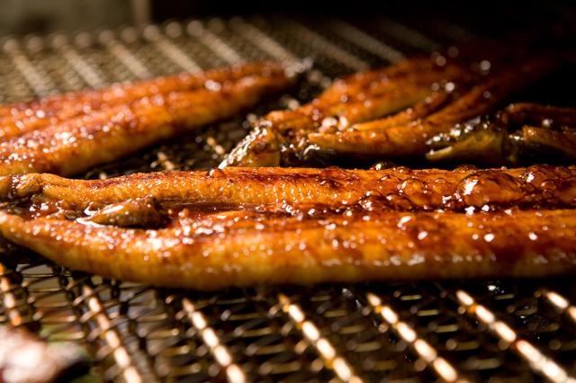 四万十うなぎ 蒲焼 3尾セット 北海道・沖縄送料別 ウナギ 鰻 魚介類 無添加タレ 秘伝のタレ 四万十川 炭火 丑の日 惣菜 贈り物 ギフト メーカー直送 お取り寄せ_5