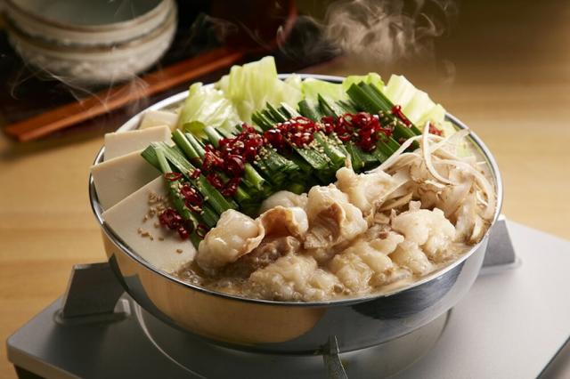 博多もつ鍋 蟻月 白のもつ鍋セット 2〜3人前 送料無料 冷凍 国産牛もつ ありつき 味噌味 白味噌 蟻月特製だし 恵比寿 惣菜 鍋 もつ ギフト 肉 取り寄せ グルメの通販は