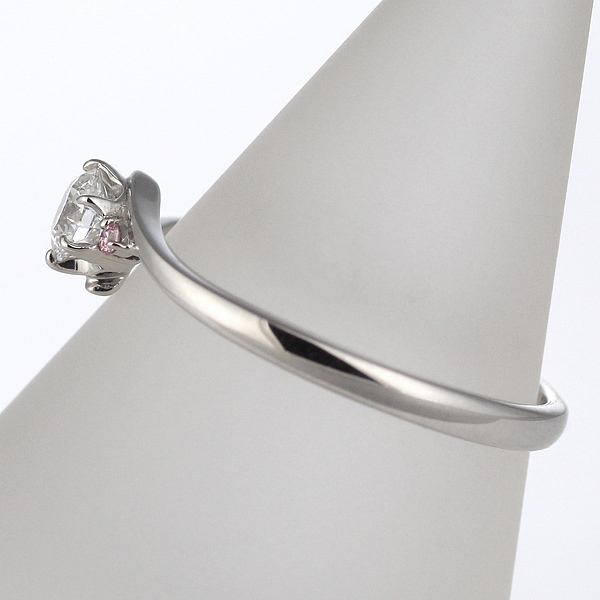 ダイヤモンド プラチナ ピンクダイヤモンド リング 婚約指輪