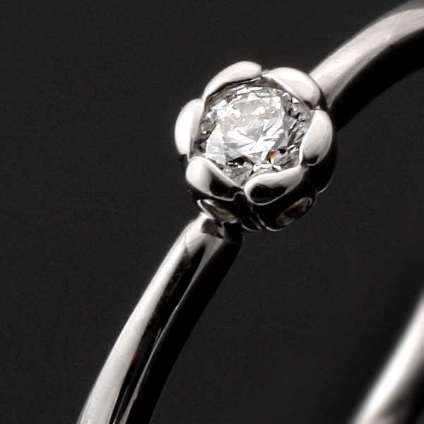 フラワー ダイヤモンド リング プラチナ 婚約指輪 エンゲージリング