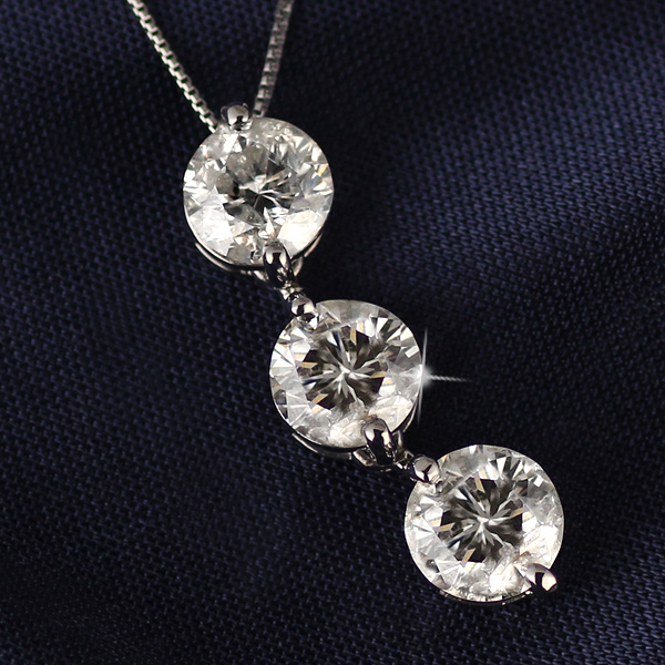 ネックレス スリーストーン ダイヤモンド ネックレス プラチナ ダイヤモンドネックレス ダイヤモンド ダイヤ 3カラットの通販は