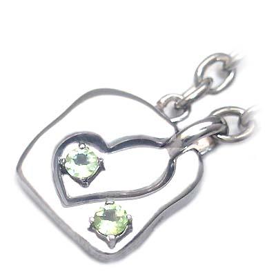 8月誕生石 シルバー ペリドットペアチャーム の通販は