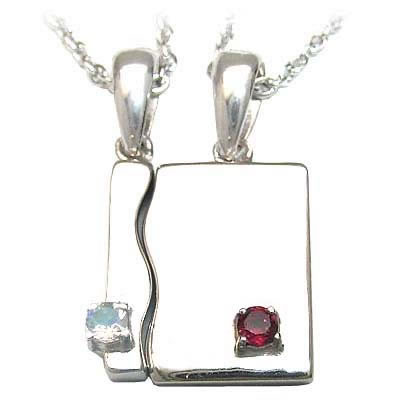 6月・1月誕生石 シルバー ムーンストーン・ガーネットペアペンダントネックレス の通販は