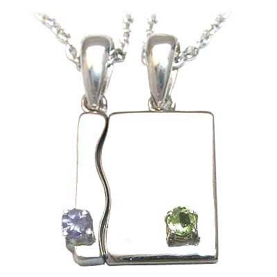 12月・8月誕生石 シルバー タンザナイト・ペリドットペアペンダントネックレス の通販は