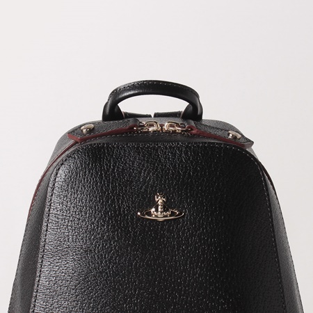 Vivienne Westwood EXECUTIVEリュック 日本限定】EXECUTIVE スクエア ショルダーバッグ(ブラック