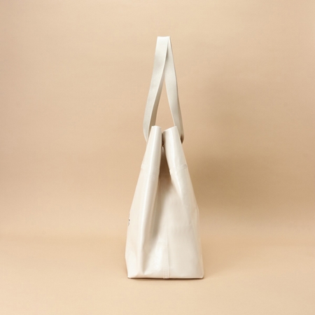 サマンサタバサ Samantha Thavasa バッグ ターポリン トートバッグ オフホワイト ブランド 正規品 新品 ギフト プレゼント 人気 おすすめ 誕生日 記念日 クリスマス 送料無料 ラッピング無料 サマンサタバサ Samantha Thavasa バッグ ターポリン トートバッグ