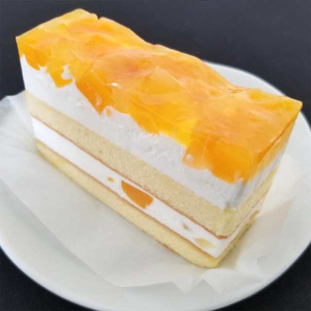 りんごと桃のケーキ 6個入 しっとりとしたスポンジとヨーグルト風味のムースを重ね りんご果肉と黄桃果肉をトッピング スイーツ ケーキの通販はau Pay マーケット サンエイオンラインショップ