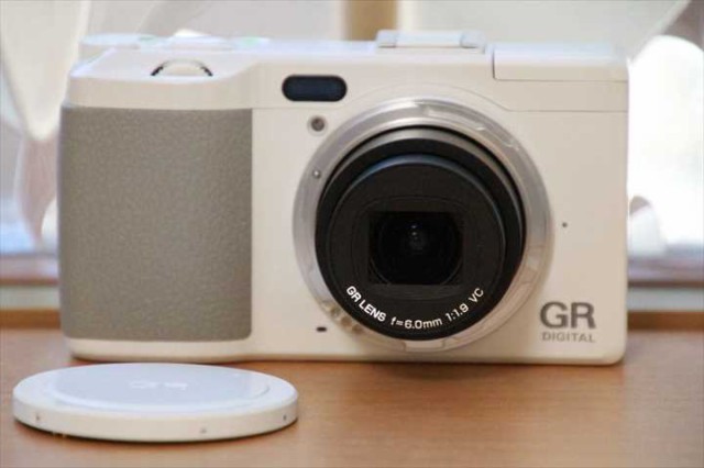 グリーン・ホワイト系 完成品♪ RICOH リコー GR DIGITAL4 Ⅳ デジタル