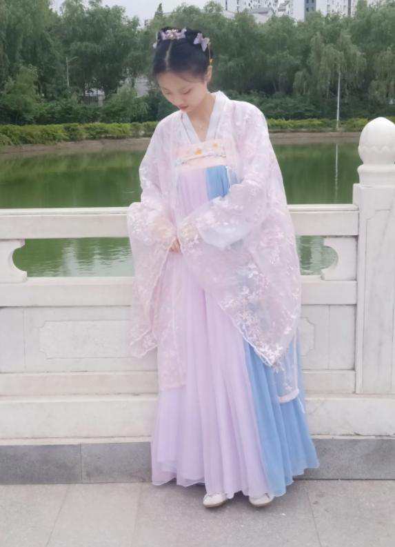 振袖漢服豪華三点セット刺繍キラキラ中国古代宮廷衣装 貴妃皇后王女