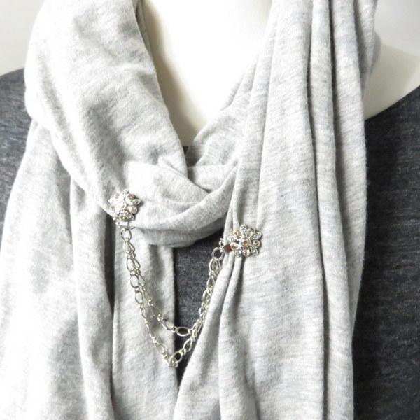 カーディガンクリップ シルバー色 クリア ベージュ Wクリップ ストール クリップ カーデ 帽子に 結婚式 お呼ばれ デート パーティーシの通販はau Pay マーケット アクセサリーkirakira Me