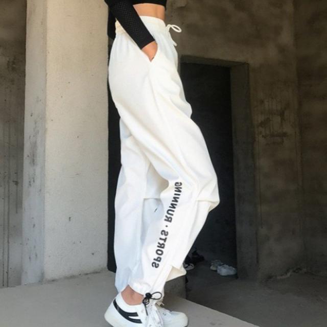 ヒップホップ ワイドパンツ ヒップホップ 運動パンツ ストレート レディース ゆったり 公演服 原宿風 ストリート風 ダンスウェア ズボン カジュアル ステージ 速くおよび自由な