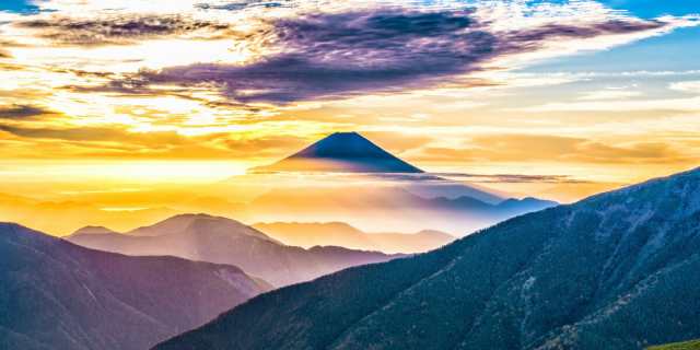 絵画風 壁紙ポスター 神々しい黄金富士 朝焼けの富士山 小河内岳からの絶景 神秘的 絶景スポット パノラマ M Fjs 001bs1 パノラマs版 の通販はau Pay マーケット レアルインターショップ Au Pay マーケット店