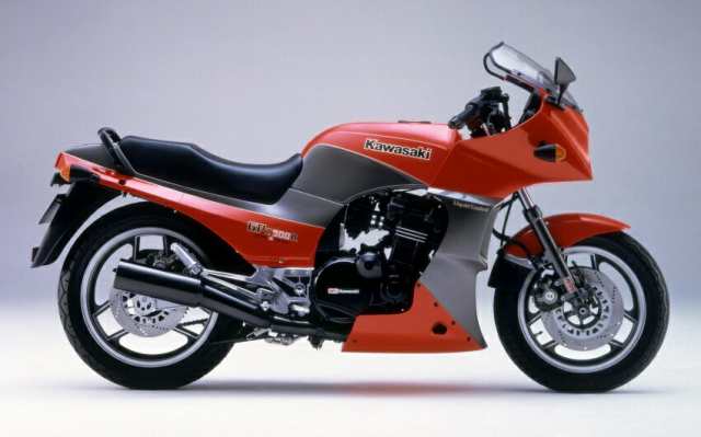 絵画風 壁紙ポスター カワサキ Gpz900r Ninja A1 初期型 忍者 1984年 初代ニンジャ Knnj 002w2 ワイド版 603mm 376mm の通販はau Pay マーケット レアルインターショップ Au Pay マーケット店