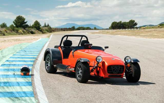 絵画風 壁紙ポスター ケーターハム セブン 485r オレンジ 13年 Caterham 7 スーパーセブン Cth7 011w2 ワイド版 603mm 376mm の通販はau Pay マーケット レアルインターショップ Au Pay マーケット店