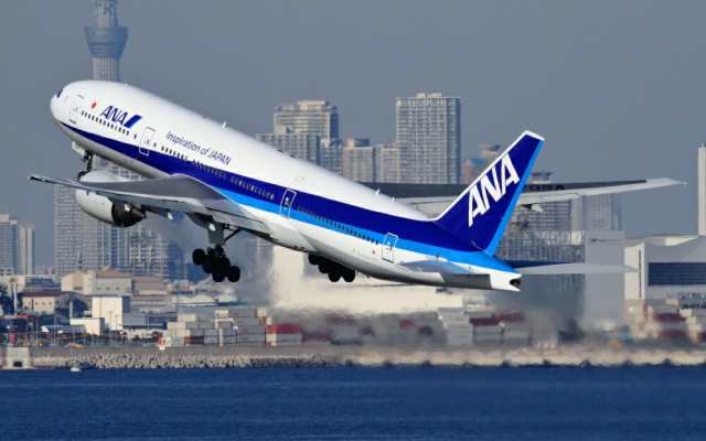 絵画風 壁紙ポスター Ana ボーイング 777 300 773a 2005年運用開始 全日空 Boeing B777 006w1 ワイド版 921mm 576mm の通販はau Pay マーケット レアルインターショップ Au Wowma 店