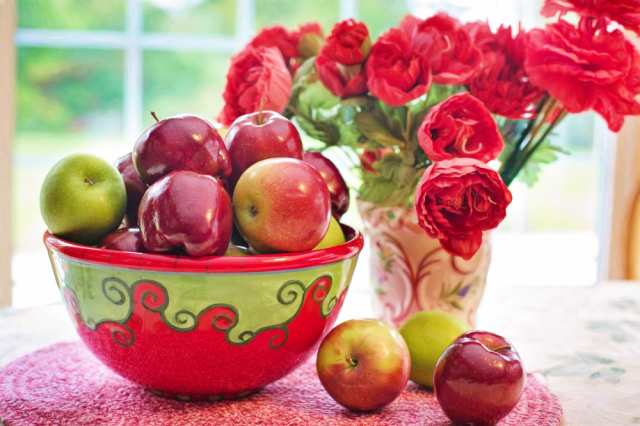 絵画風 壁紙ポスター 幸運のリンゴと赤いカーネーション りんご