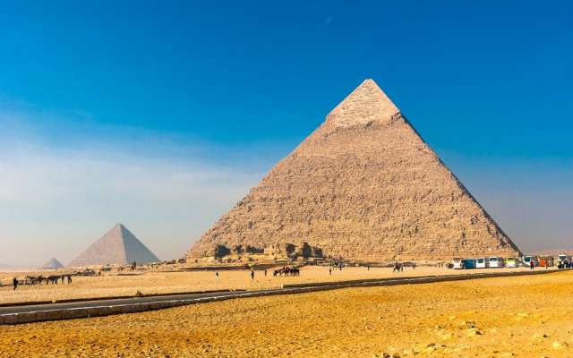 絵画風 壁紙ポスター ギザの三大ピラミッド 古代エジプト 金字塔 世界