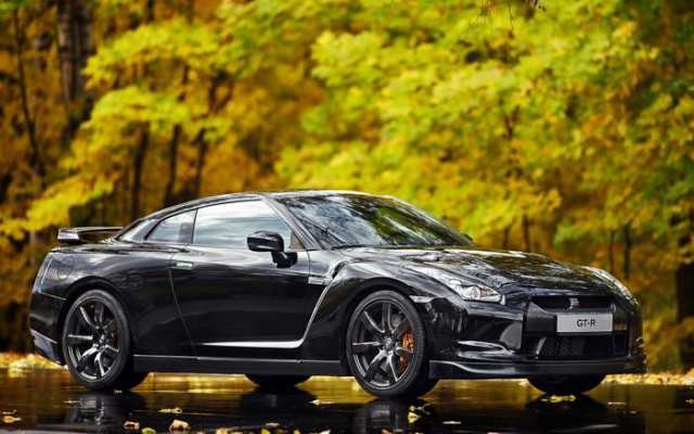 絵画風 壁紙ポスター 日産 Gt R R35 中期型 12年 ブラック With 紅葉 黄葉 ニッサン Nr35 026w1 ワイド版 921mm 576mm の通販はau Pay マーケット レアルインターショップ Au Pay マーケット店