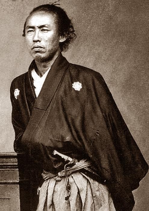 絵画風 壁紙ポスター 坂本龍馬 りょうま 土佐藩郷士 幕末志士 16 67年 セピア キャラクロ Skrm 002a2 版 4mm 594mm の通販はau Pay マーケット レアルインターショップ Au Pay マーケット店