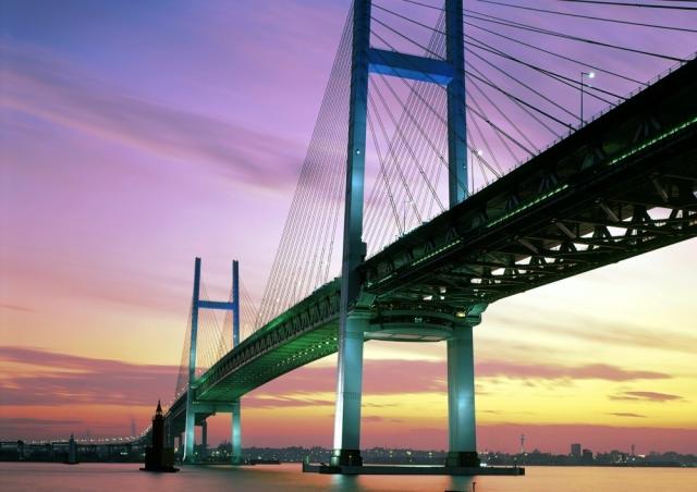 絵画風 壁紙ポスター 横浜 ベイブリッジ 夕暮れ 夜景 みなとみらい 風景 At キャラクロ Ykh 010a2 版 594mm 4mm の通販はau Pay マーケット レアルインターショップ Au Pay マーケット店