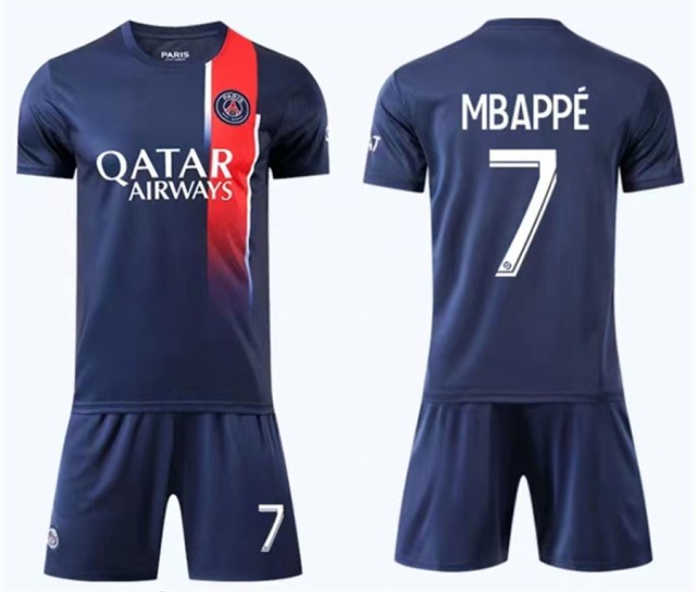 パリサンジェルマン　7MBAPPE ユニフォーム19000円でいかがでしょうか