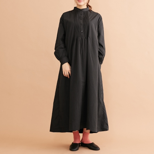 ラスト1点 Merlot Ikyu バンドカラー ピンタック ワンピース ロング丈 長袖 リラックスシルエット フリーサイズ ストレスフリーの通販はau Pay マーケット ココナツライト