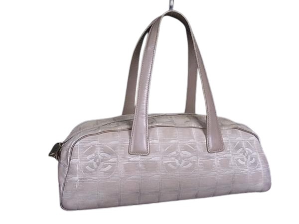 CHANEL シャネル ショルダーバッグ ニュートラベルライン A15828 ベージュ ナイロンキャンバス×レザー レディース ココマーク シルバー金具　【本物保証】