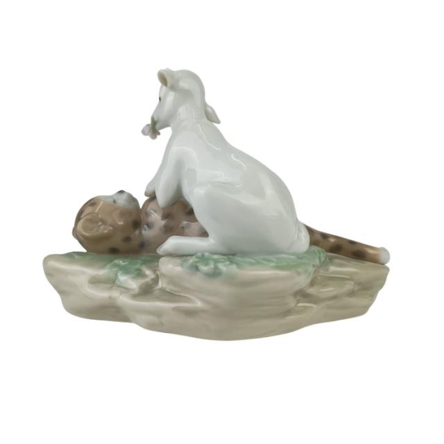 LLADRO リヤドロ 置物 平和の王国（豹と子ヤギ） 6926 マルチカラー