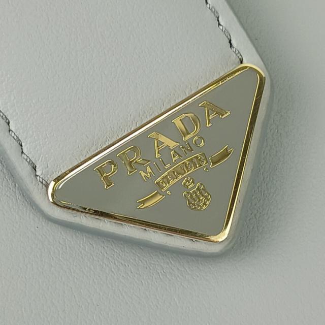 PRADA シティカーフタブ財布　ライトグレー PRADA 国内買付 シティカーフタブ 財布 (PRADA/折りたたみ財布