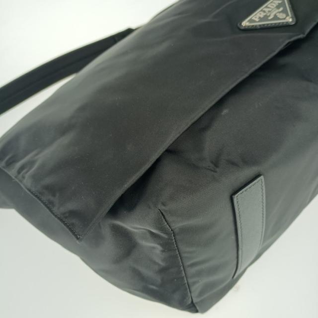 美品 PRADA プラダ ショルダーバッグ メッセンジャーバッグ 2VD013 ブラック ナイロン レザー ユニセックス フラップ クロスボディ 三角ロゴプレート【本物保証】_4
