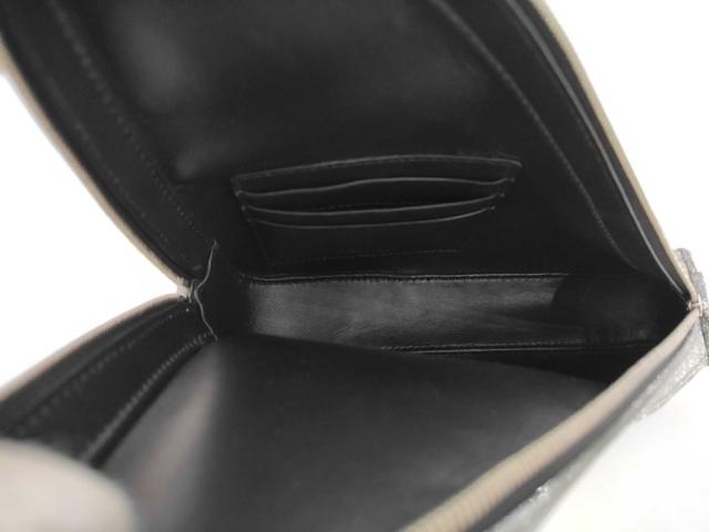 BALENCIAGA バレンシアガ クラッチペダル御徒面子 三角形 グリッター 476976 しろがね色系 なめし革 レディース ラメ 二つ目御徒面子 美品【本物言いはなつ】