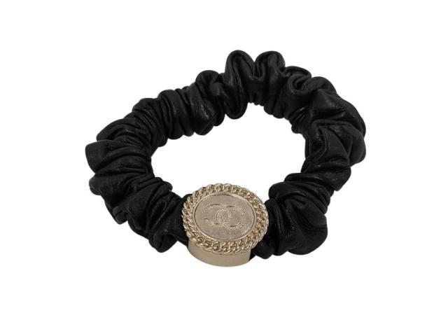 CHANEL シャネル シュシュ ココマーク ゴールド ブラック レザー レディース ゴールド金具 美品【本物保証】