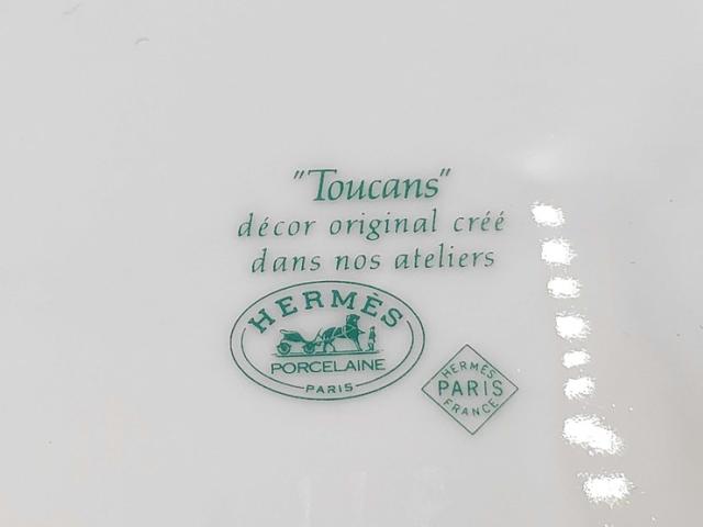 HERMES エルメス プレート 皿 Toucans トゥカン マルチカラー ポーセリン 磁器 ユニセックス オオハシ バード トリ 陶器 磁器 美品【本物保証】