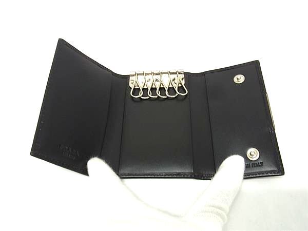 PRADA プラダ キーケース 6連ブラック レザー 三角プレート