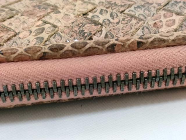 BOTTEGA VENETA ボッテガヴェネタ 財布 イントレチャート アイヤーズ 114076 ピンクベージュ系 パイソン ユニセックス ラウンドファスナー 長財布【本物保証】_5