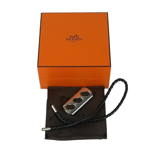 新品　HERMES 黒レザー キーホルダー　タッセル　チャーム HERMES エルメス キーリング Carmen カルメン レディース アミョーミロ