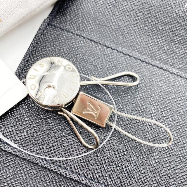 LOUIS VUITTON ルイヴィトン キーケース グラフィット ポルトクレ･ヴォワテュール N63139 ブラック系 ダミエ グラフィット メンズ 3連 美品【本物保証】_6
