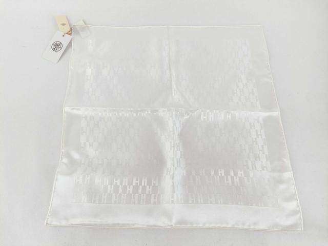 HERMES エルメス ハンカチーフ POCHETTE FACONNEE H GRAND H ポシェット ファソネH グランH 050575T Blanc（ホワイト）系 シルク100％ レディース ポケットチーフ スカーフ 新品未使用展示品【本物保証】