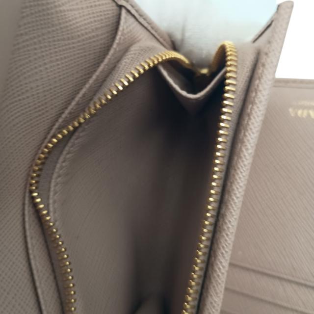 PRADA プラダ 三つ折り財布 1MH025 ベージュ系 サフィアーノレザー レディース ゴールド金具 美品【本物保証】_7