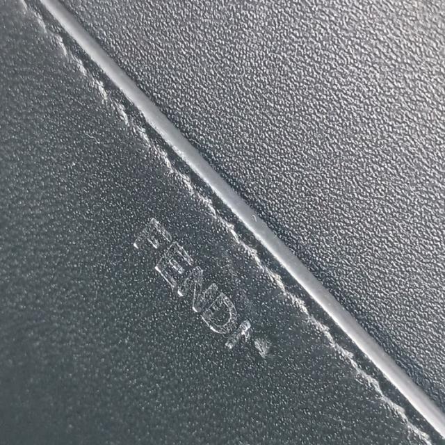 美品 FENDI フェンディ ショルダーバッグ PEEK A BOO CUT MEDIUM